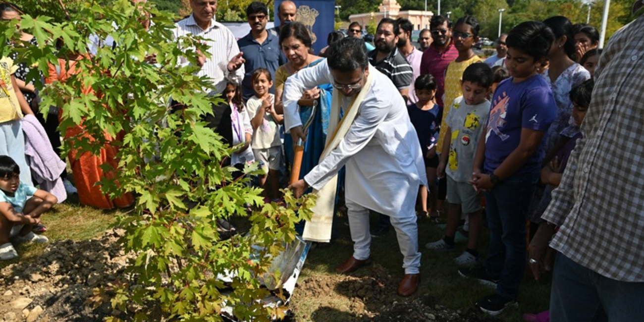 Plant4Mother Campaign (एक पेड़ माँ के नाम) at Hindu Temple of Greater Chicago, Lemont, IL