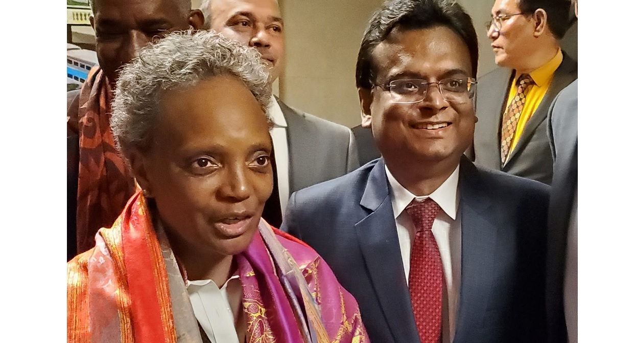 Consul General Somnath Ghosh joined Deepavali elebration organised by Mayor Lori Lightfoot at City Hall, Chicago.