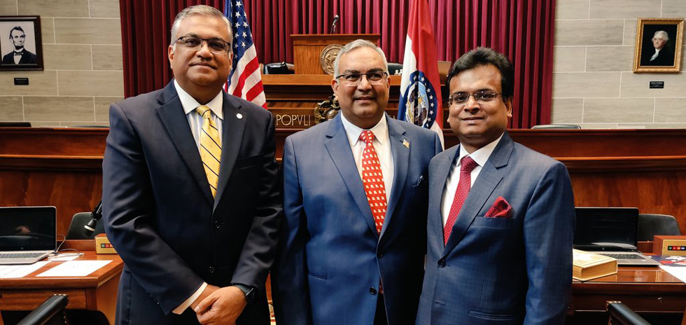 Consul General attended the swearing-in ceremony of Mr. Vivek Malek who was sworn in as the State Treasurer in Missouri. A large number from the Indian diaspora attended the event.