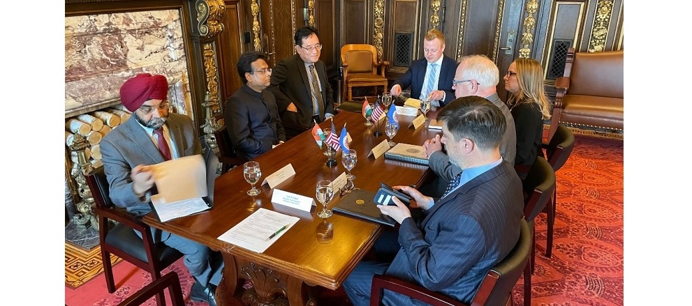 Consul General Somnath Ghosh called on Minnesota Governor Tim Walz and held discussions on collaborations with the State, especially in the areas of healthcare, renewables, innovation ecosystem, and university-to-university linkages.
